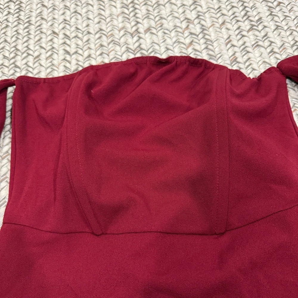 PrettyLittleThings Red Off the Shoulder Long Sleeve Maxi Dress - Picture 5 of 10